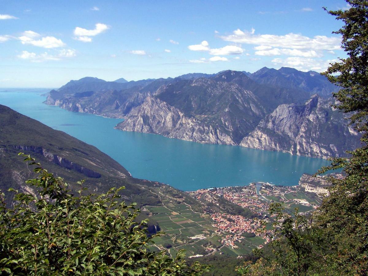 Апартаменти Residenza Picalof Torbole Sul Garda Екстер'єр фото